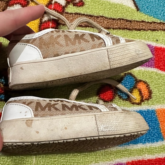 MK toddler girl 👧 shoes 👟 - Picture 4 of 9